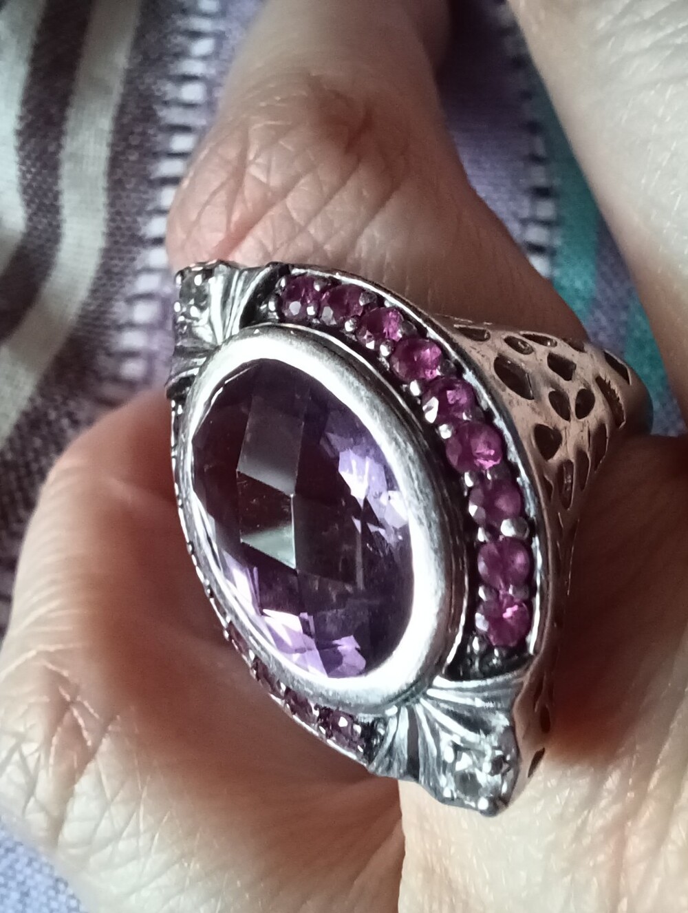 Designer Ring - Picture 5 of 7